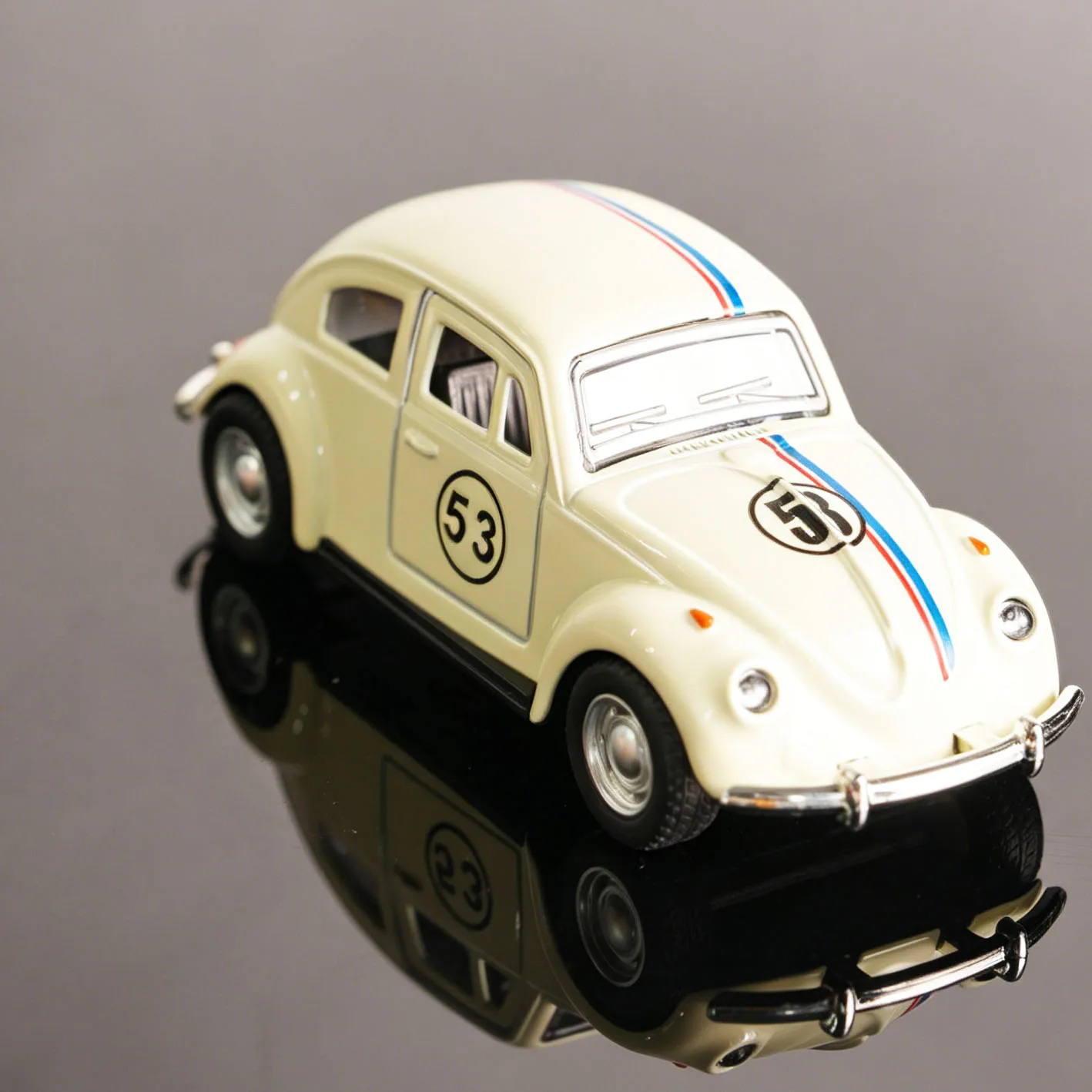 1:32 White No.53 Beetle Diecast Race Car, Retro Classic Bug Model, Pull-Back Alloy Toy with Open Doors, Kids Collectible Birthda view 6