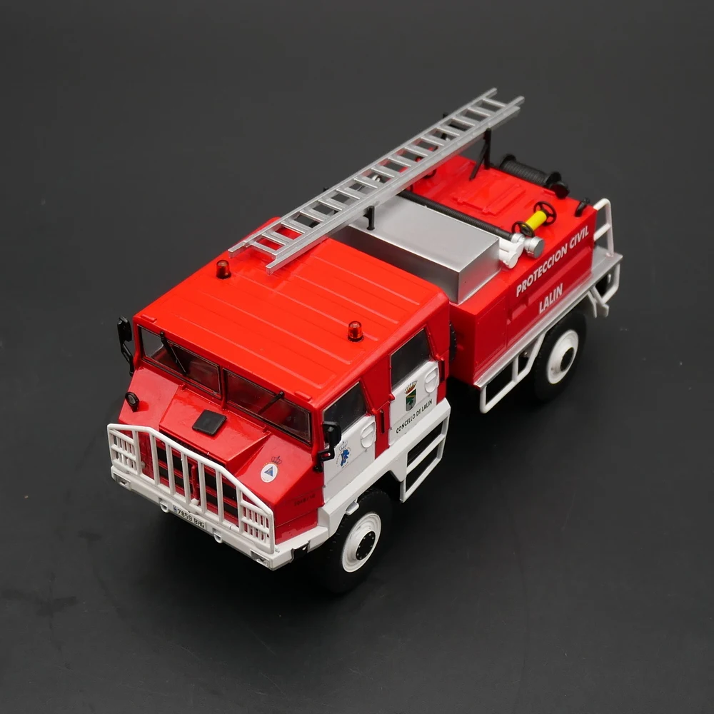 Diecast IXO 1:43 escala Pegaso 3046 motor de bomberos francés coche en miniatura de aleación juguete coleccionable regalo recuerdo adorno de exhibición