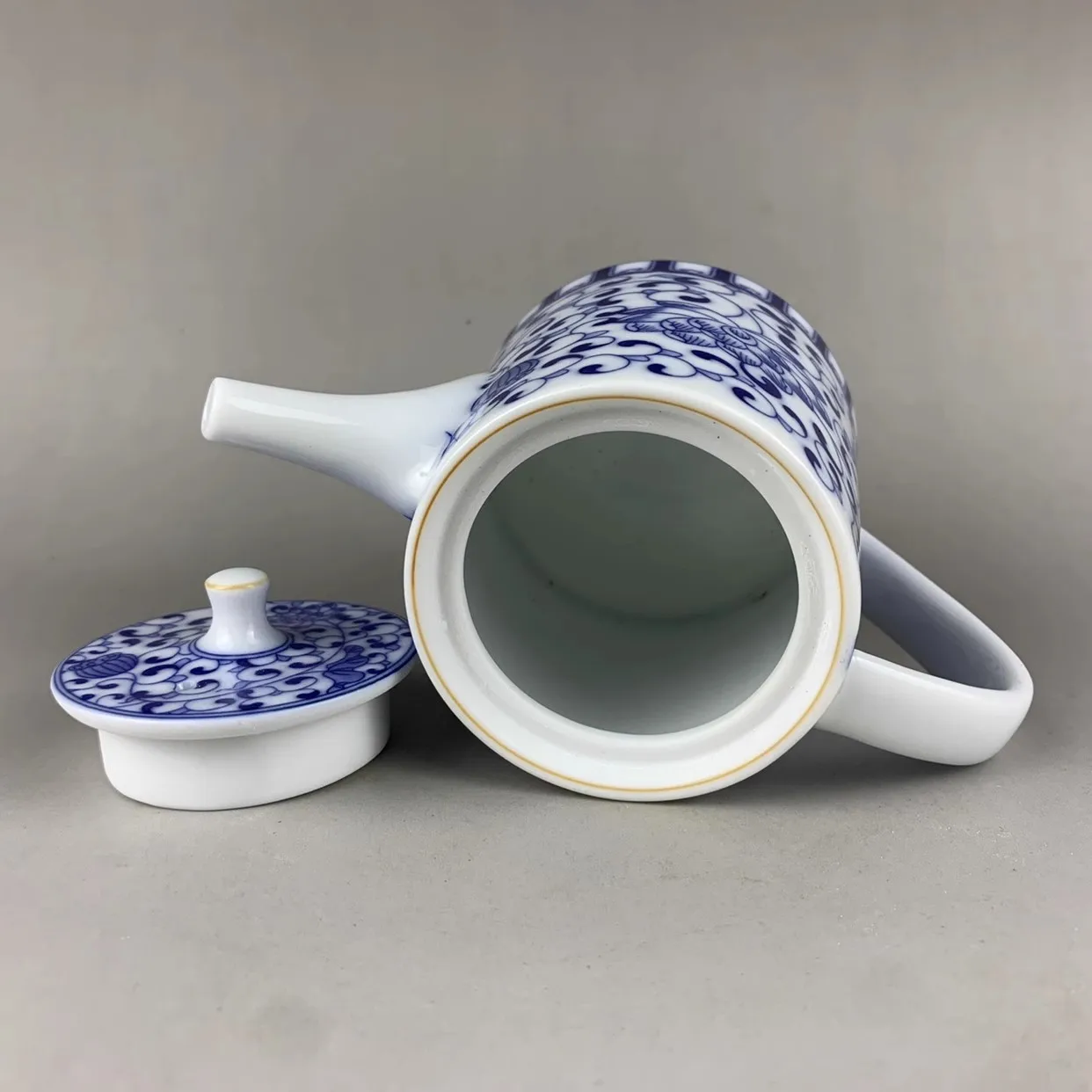 Jingdezhen niebieski i biały splątany lotos mały dzbanek na herbatę Retro ceramiczny ozdoby do dekoracji domowy