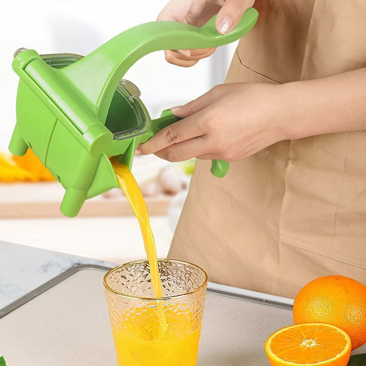 

Manual Green Plastic Lemon Squeezer Hand Press Juice Extractor for Use