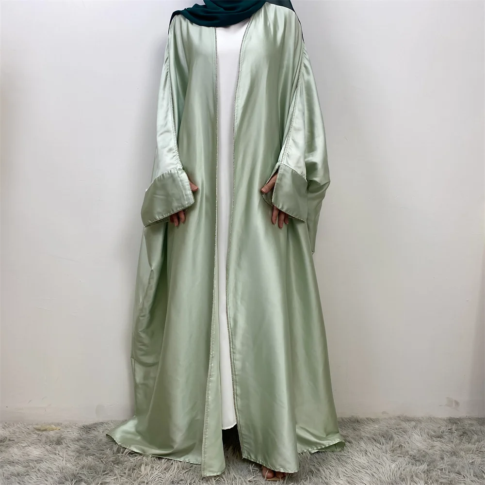 

Middle East Muslim new fashion elegant women's clothing in Dubai, Turkey Arab hot selling Muslim patchwork bat sleeve nail diamo