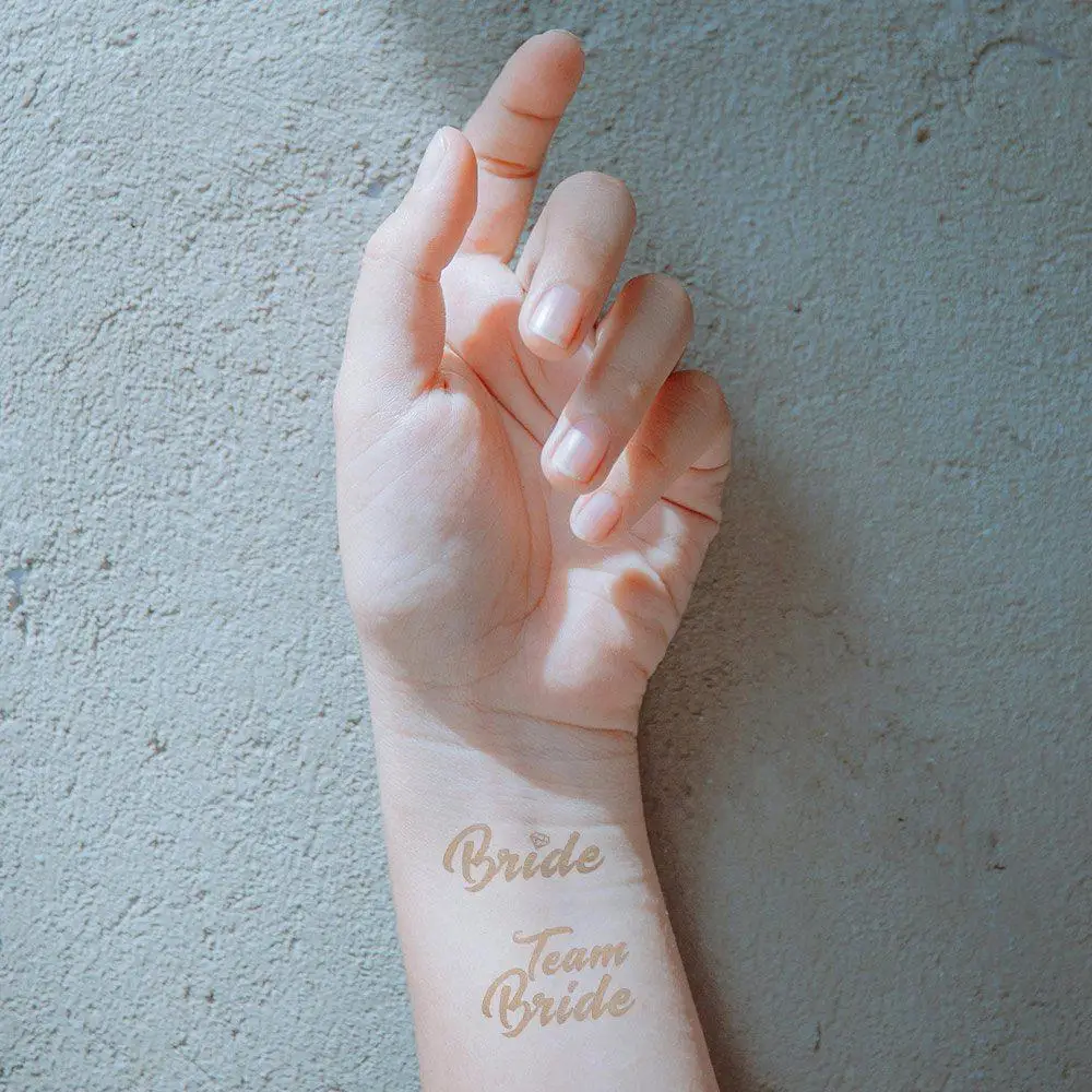 ملصقات وشم للحفلات الذهبية المؤقتة الإبداعية الساخنة ختم ملصق مقاوم للماء ملصقات رائعة لحفلات الزفاف العروس فريق العروس