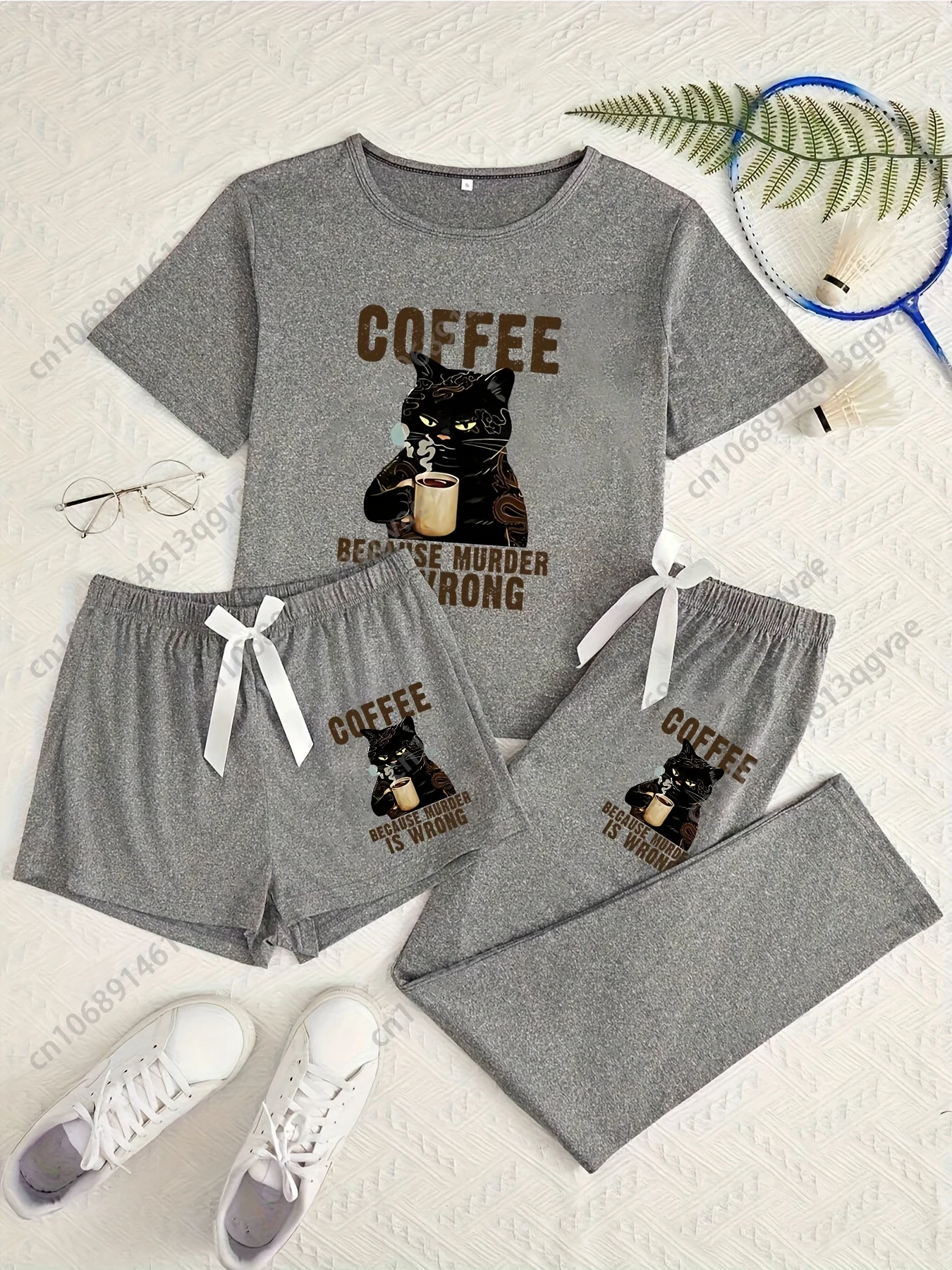 [Pijama fofo com estampa de café] Conjunto de pijama feminino de 3 peças – roupa de dormir fofa com estampa preta e café com top de pijama, shorts e calças |   Cinza