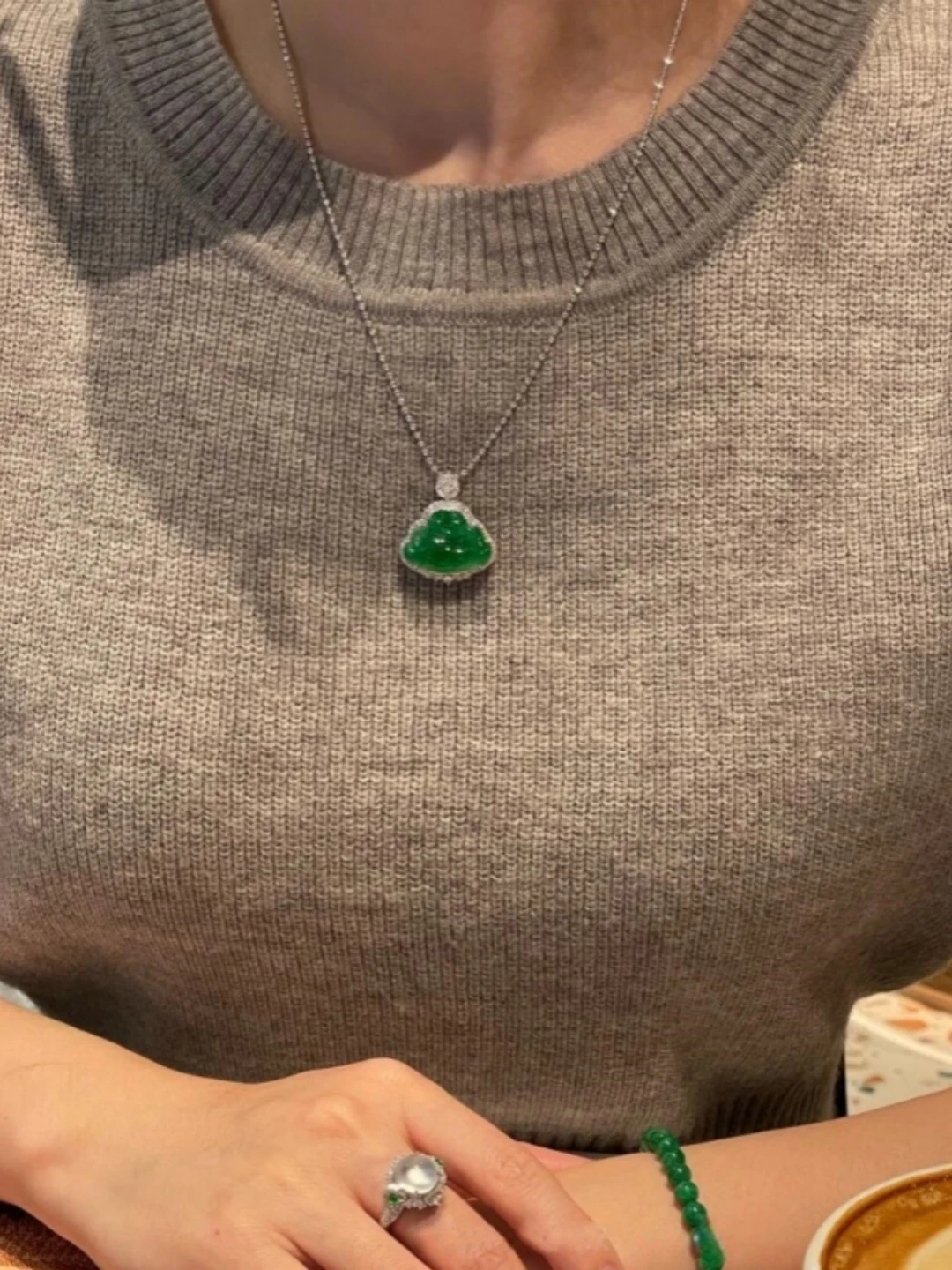 collier-pendentif-bouddha-maitreya-souriant-vert-yang-style-chinois-a-la-mode-pour-femme-chaine-de-pull-bijoux