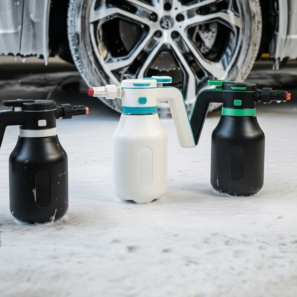 Electric pressurized foam spray is used for car home garden cleaning, and electric rechargeable 2L pump type foam spray