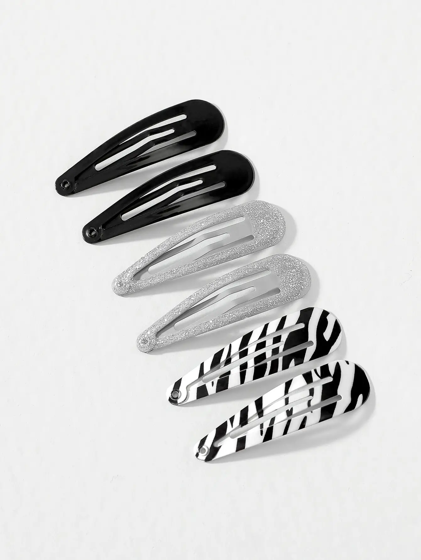 

20/50/100pcs 2-Inch Black Hair Clips Set, Made Of Durable Iron Alloy Material, Firmly Grips Hair. Suitable For Commuting, School And Other Daily Scenarios. Comes With Clear Storage Box, Simple And Practical, Creating A Neat Hairstyle For Minimalist Seeker