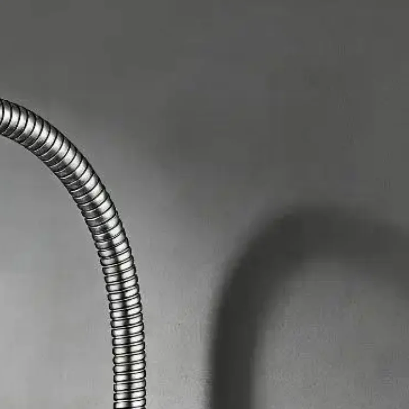 

1 шт. гибкий шланг для раковины, смеситель для холодной воды с двумя режимами, универсальный черный настенный кран для сада, балкона, умывальника, хозяйственной мойки, бассейна