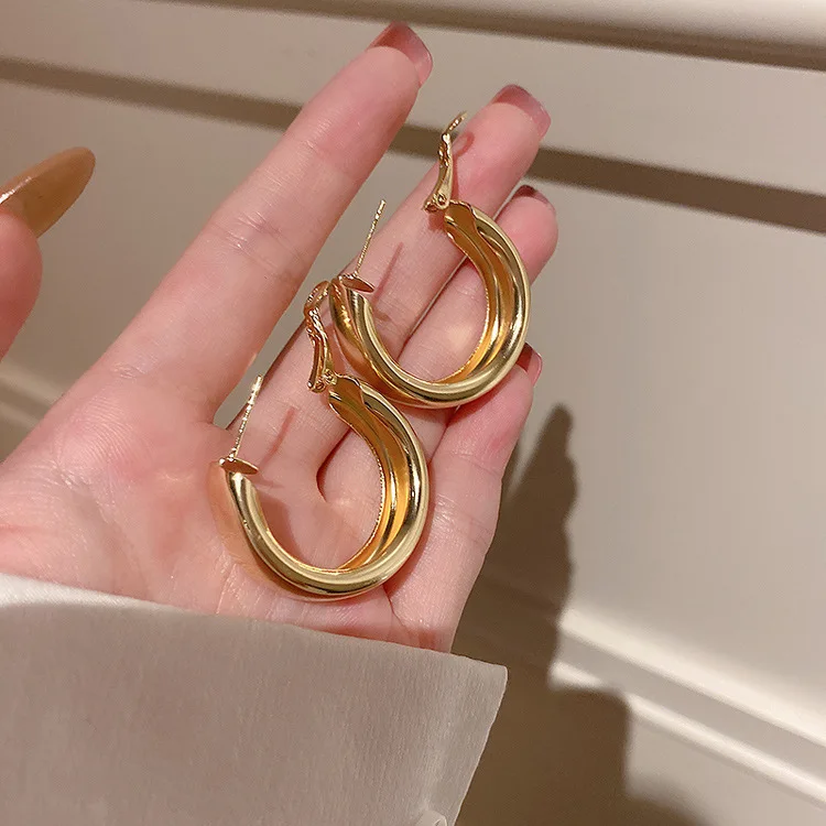 C-shaped Metal Geometric Circle Hoop Earrings for Women Temperament New Simple Advanced Personality Party Wedding  Jewelry image 2