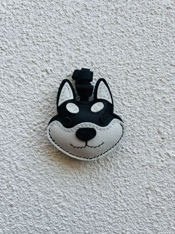 Llavero de cuero con colgante de Husky siberiano, bolso con colgante para teléfono móvil, llavero de Husky siberiano de piel de cabra