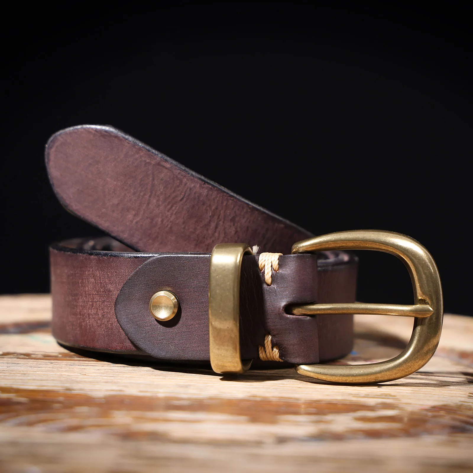 S.WORKER Echtledergürtel für Herren, Vintage-Messingschnalle, handgefertigter Gürtel aus hochwertigem Rindsleder, Retro-Freizeitgürtel für Jeans, langlebig – Detail 11