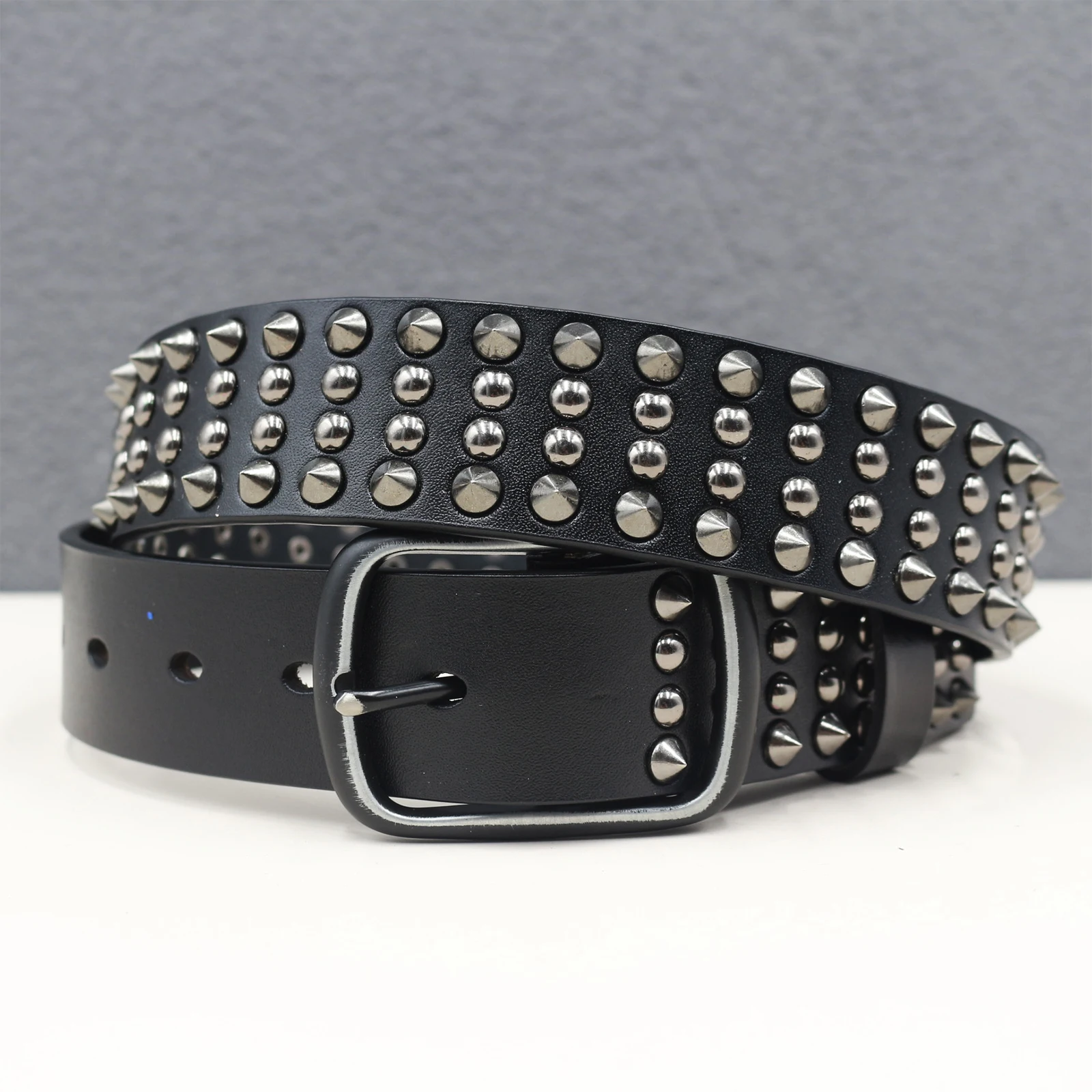 Handmade gothic Y2K Metal Punk Rock Rivet Belt Punk Genuine Leather Belt Threads Studded Goth Belt with Spikes Women Men
