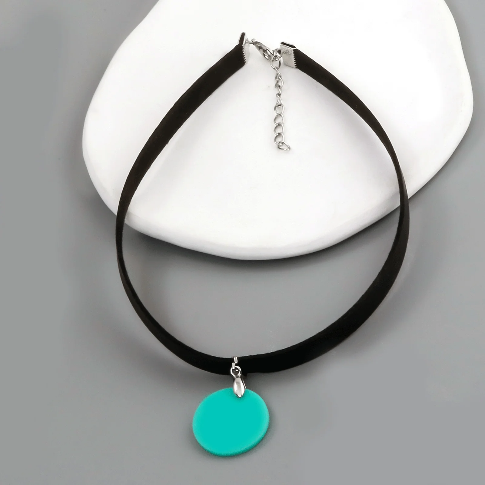 أنيمي دان دا دان قلادة الأخضر الاكريليك تأثيري Ayase مومو الدعائم المعلقات امرأة سلسلة مجوهرات المشجعين هدية ياردروب اكسسوارات #4