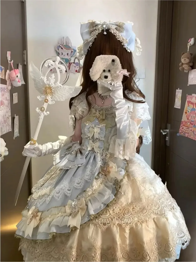 A sweet and ballet-style dress for student's day coming-of-age ceremony
