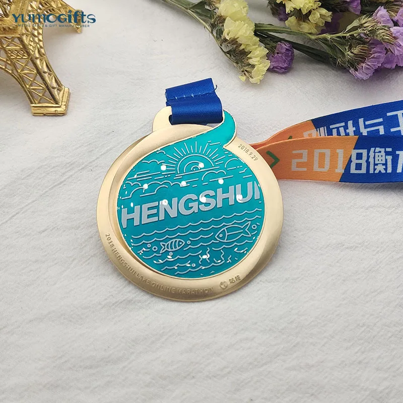 ปรับแต่ง. โลหะที่กําหนดเองโลหะผสมสังกะสีสีทางกายภาพฟิตเนสอนุสรณ์มาราธอนกีฬาออนไลน์