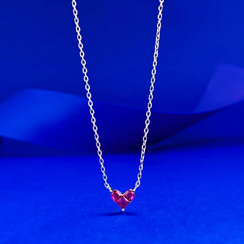 

S925 silver mini peach heart necklace, collarbone chain, versatile temperament, light luxury, high-end feel