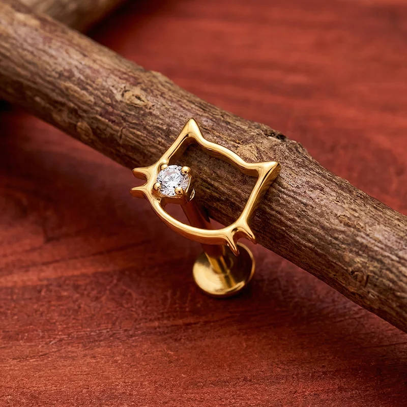 ZOOR ASTM F136 Titanium Cute Cat Labret Piercing Wholesale 16G 18G Ear Studs Lab Stud Earring Helix Tragus Piercing 2026 Jewelry