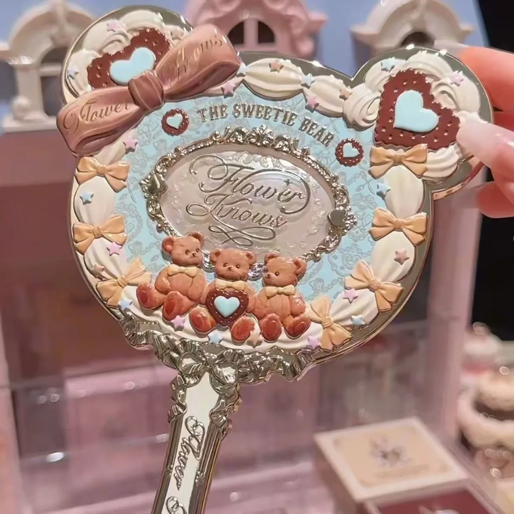 Flower Knows Sweetie Bear Collection Espejo de mano 3 tipos Exquisitos herramientas de maquillaje en relieve Lindo espejo de maquillaje HD