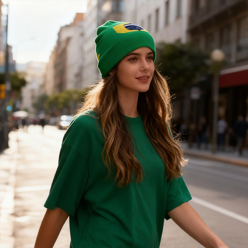 

Зеленая вязаная шапка в стиле Y2K белого цвета, энергичная и яркая. Шляпа Джокер для мужчин и женщин, одинаковая по модели.