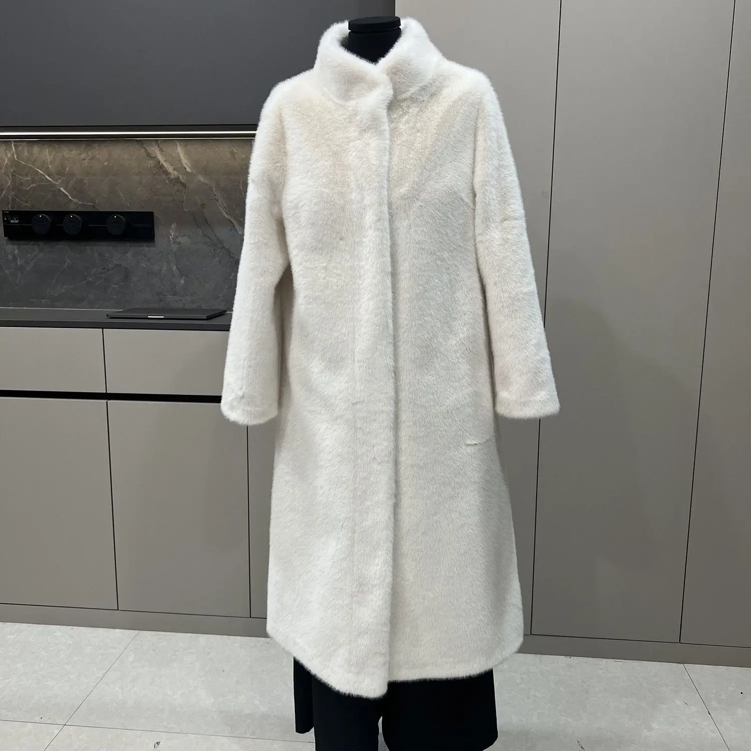 Cappotti di visone in pelliccia sintetica da donna in stile vecchio a forma di tubo all'aperto Mamma in stile europeo Crop Trim Personalità pura Decorazione bar Punta tinta