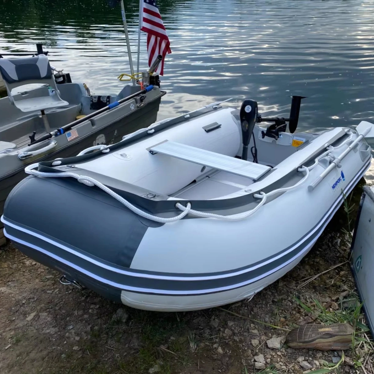 

Durable And Light Weight 10FT Inflatable Dinghy Boat Transom Sport Tender Boat 5 Person White Color