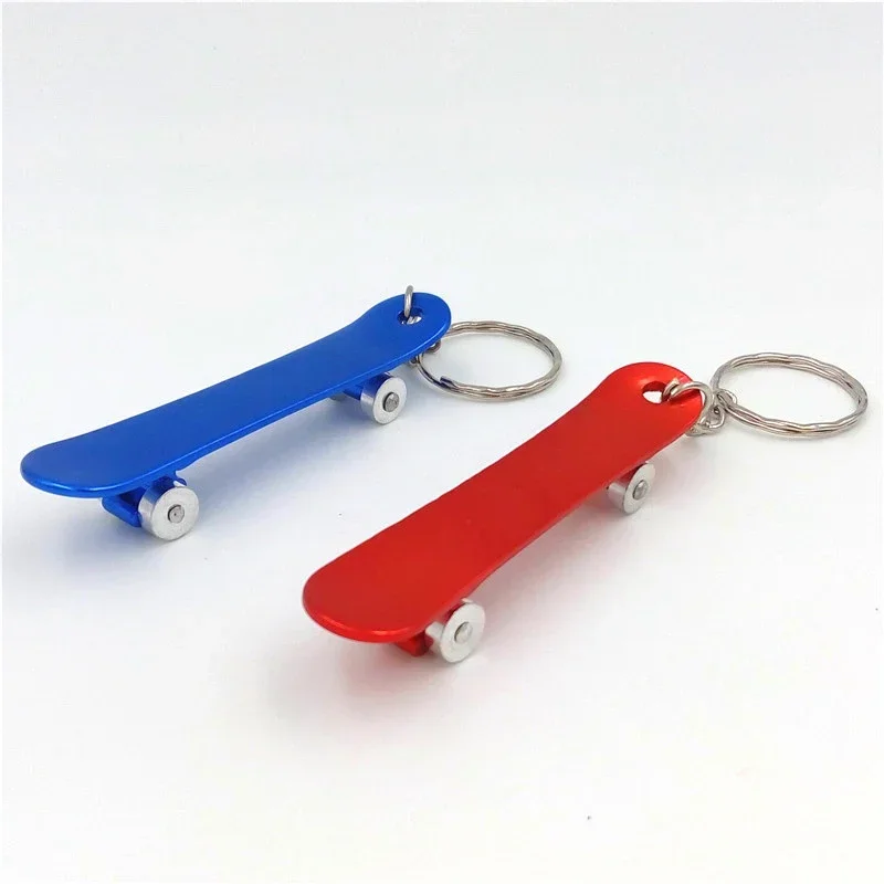 1Pcs Multifunction Openner Adorable Skateboard Metal Bottle Outdoor EDC Opener Keychain Keyring Beer Bar Tool Xmas