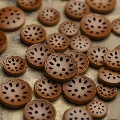 10pcs/Lot Size:15mm-24.5mm Natural wooden flower shape two eyes buttons fashion Button knitted sweater Sewing(KK-4116)
