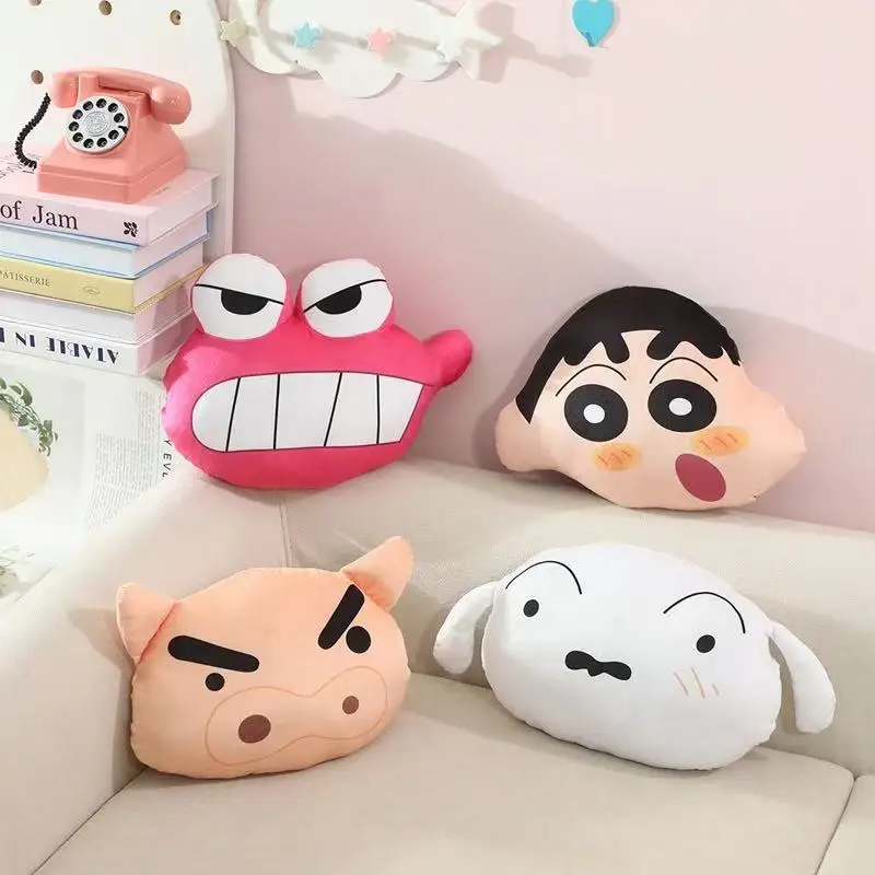 أحدث مسند رأس سيارة Crayon Shin chan مملوء بالألعاب القطيفة، هدايا لطيفة على شكل رسوم متحركة كرتونية للأصدقاء، دمى ممتعة