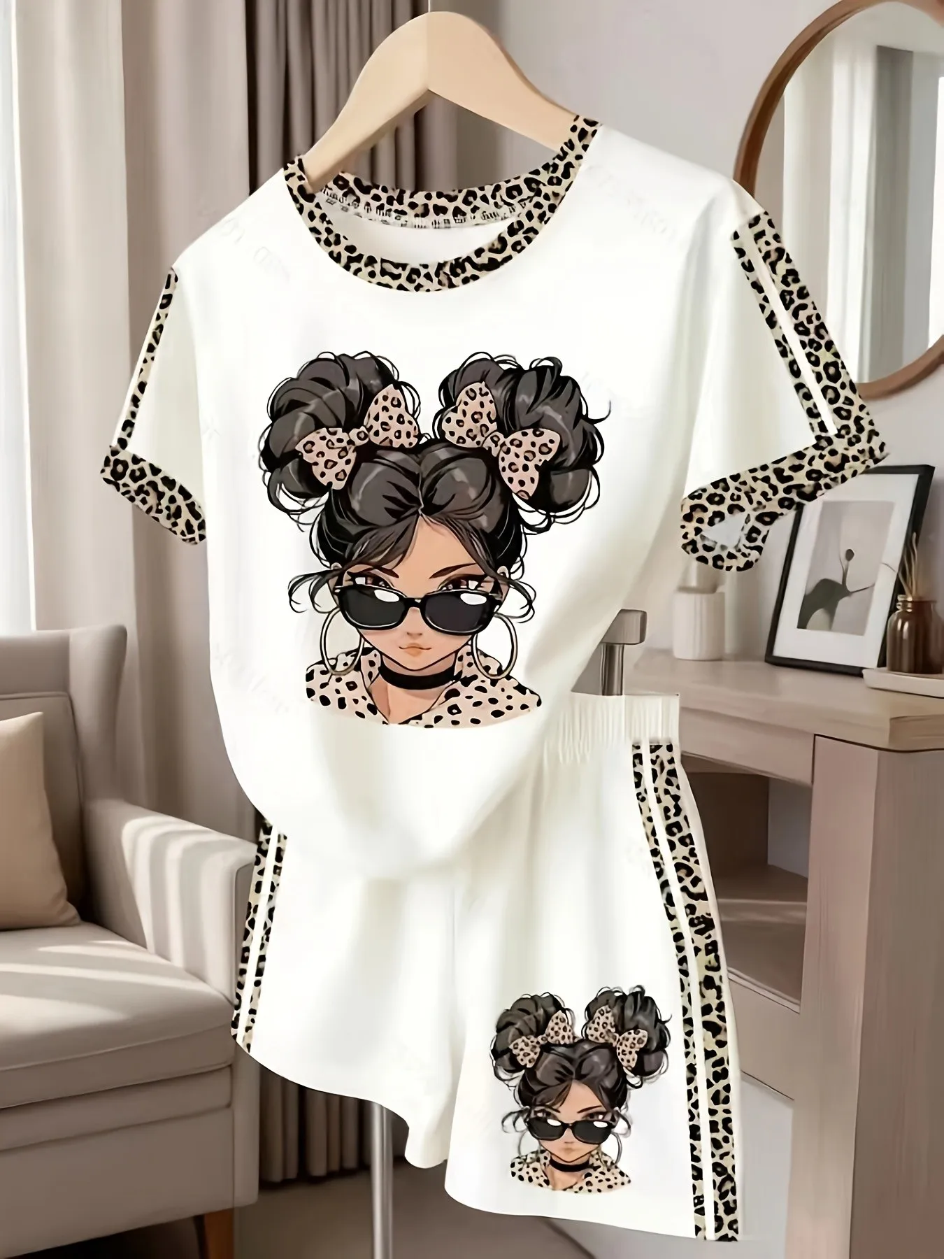 Summer Women's Suit with Bowknot Print lightweight and Breathable Comfortable and Versatile Suitable for Outdoor Wear