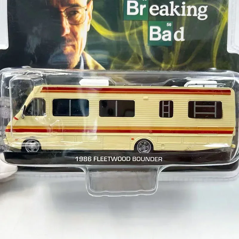 

Diecast Metal 1/64 Scale 1986 Fleetwood Bou Retro Bus Station Wagon Alloy Car Model Static Scene Decoration Collectible Toy Gift