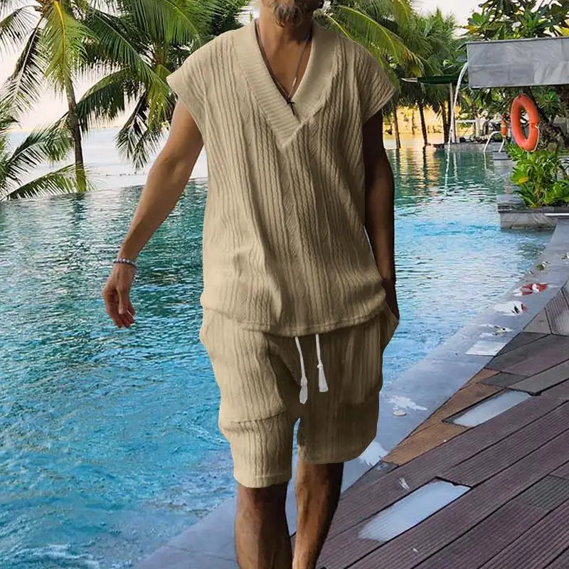 

Летний вязаный костюм для мужчин: комплект из футболки и шорт, повседневная спортивная одежда, без фирменной марки, доступен летом