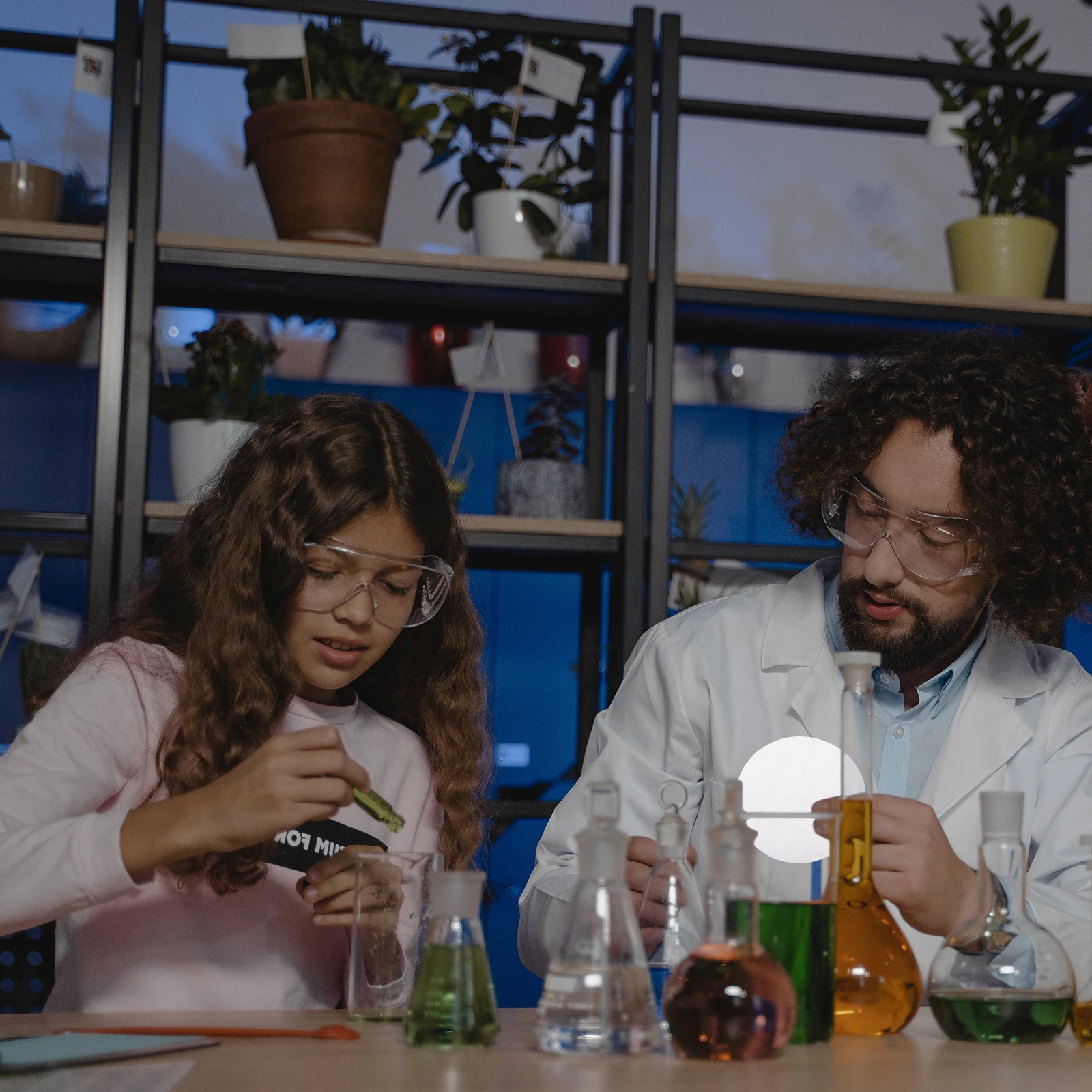 

100Pcs Medium Flow Rate Filter Paper 7Cm Dia White Discs High Retention for Chemistry Lab Filtration Needs Filter Paper