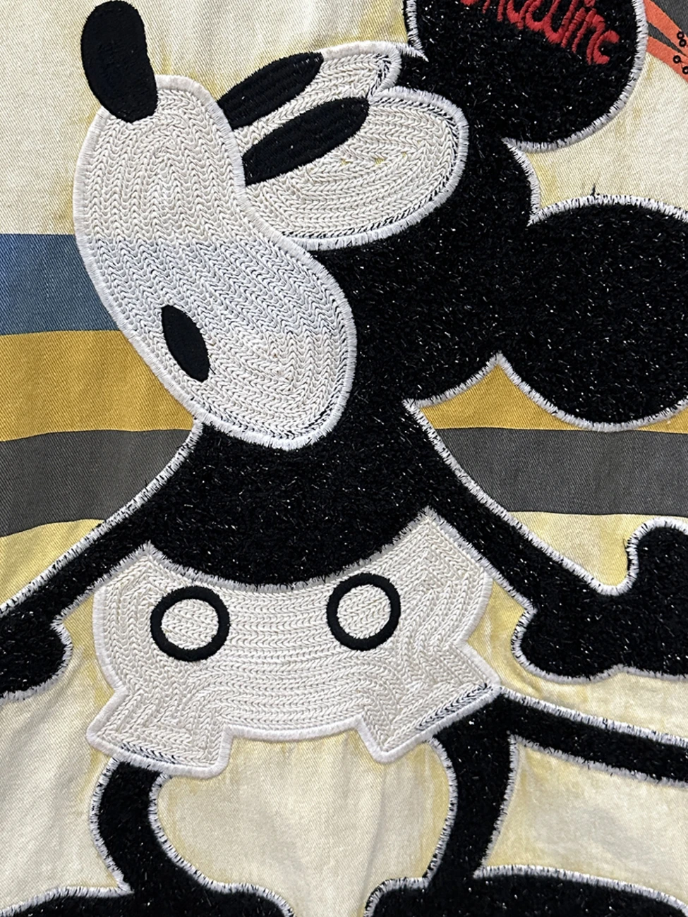 2025 primavera y otoño industria pesada bordado dibujos animados Denim camisa chaqueta mujer suelta moda lentejuelas manga larga Top