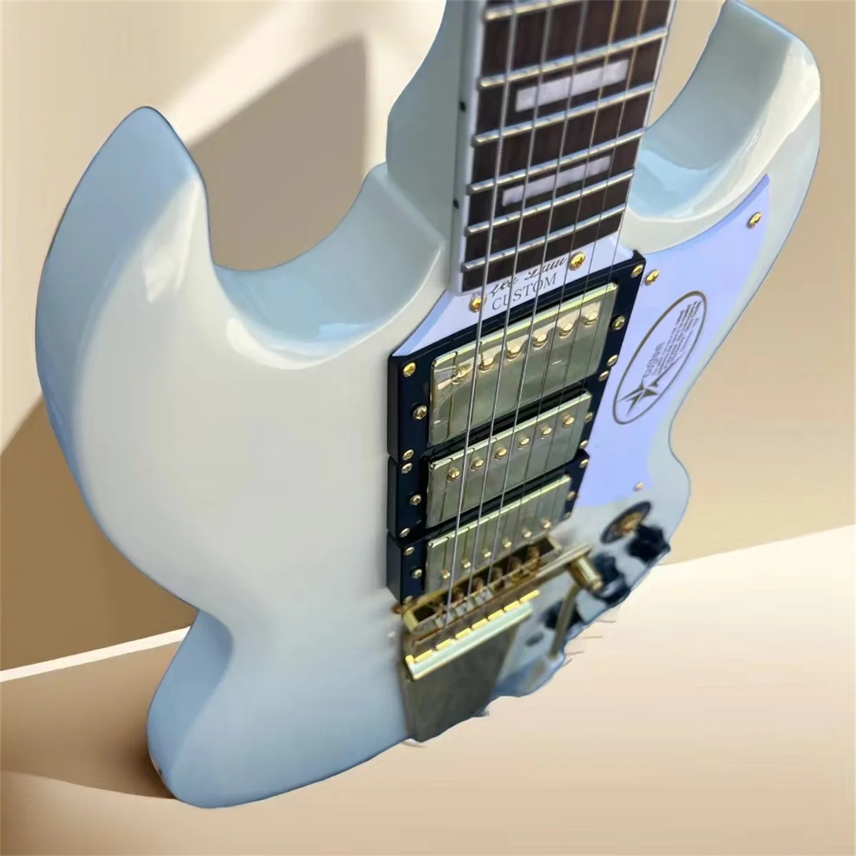 Custom electric guitar, SG electric guitar, cream white, gold vibrato