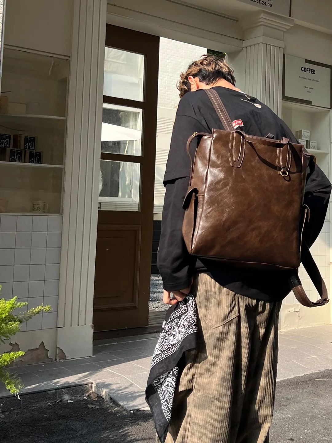 

YUEN Retro Large Capacity Shoulder Bag Unisex British Style Commuter Backpack PU Material Street Fashion Trendinspiration