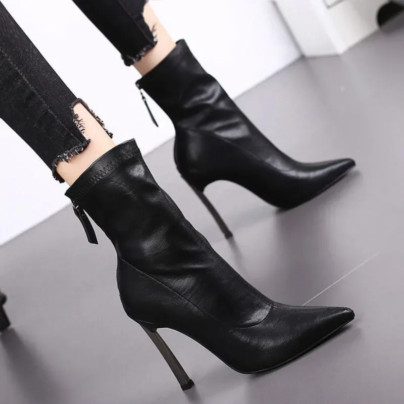 

Кожаные белые полувысокие сапоги с острым носком для женщин, туфли до середины икры на очень каблуке, женские новые рок-готические распродажи, большой размер, теплые Y2k In