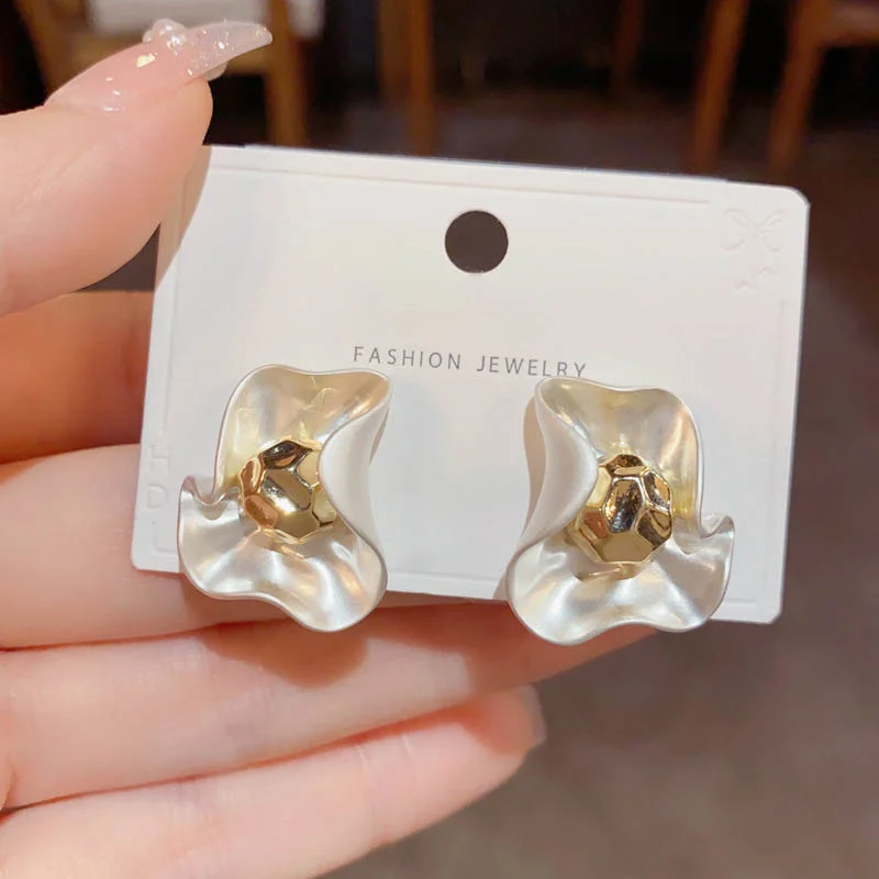 Korean Irregular Metal Flower Stud Earring for Women Fashion Street Punk Earring Party Jewelry Simple Valentine\'s Day Gift