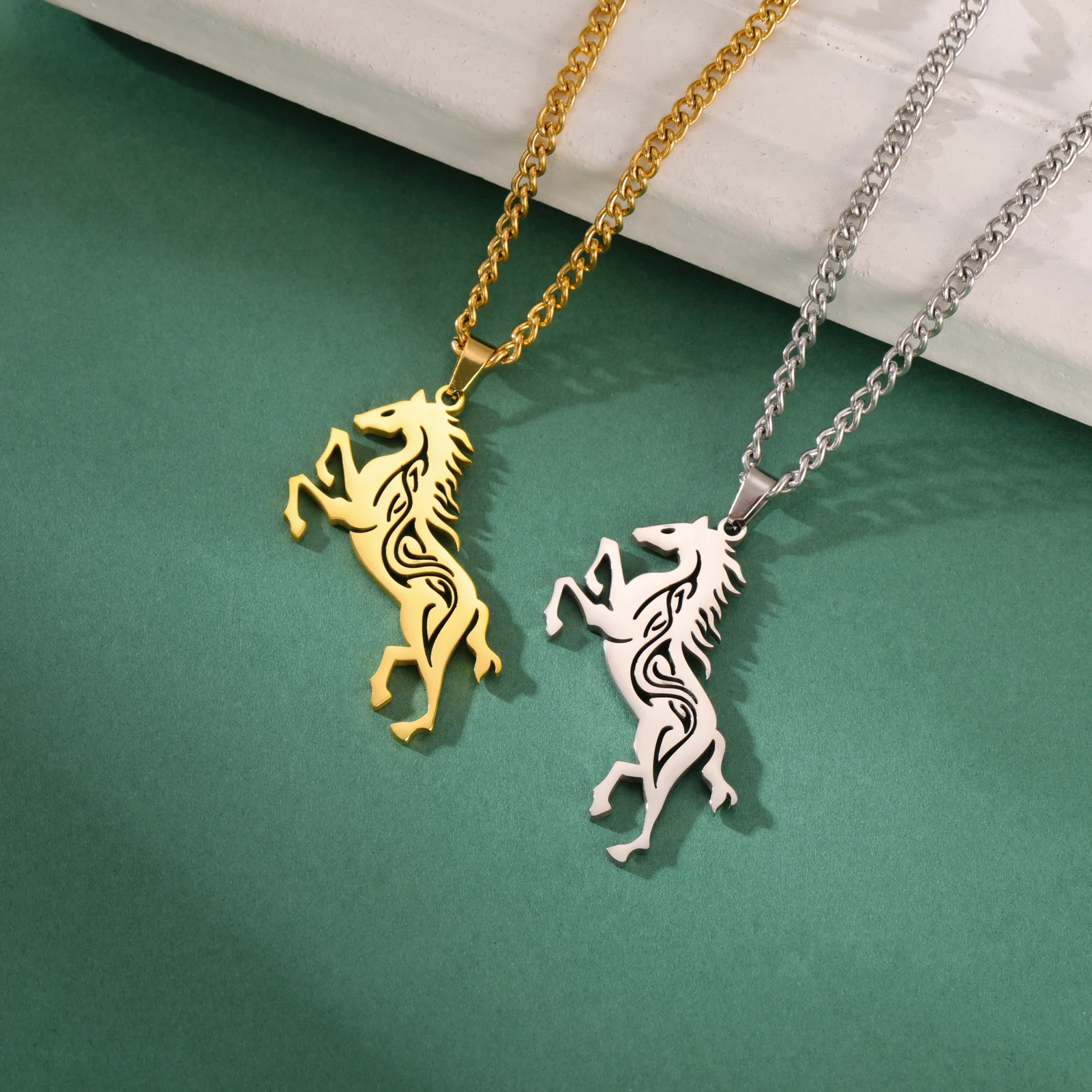 Teamer Handsome Horse Pendant Necklace for Women Men Stainless Steel Gold Color Punk Animal Jewelry Birthday Gift Wholesale