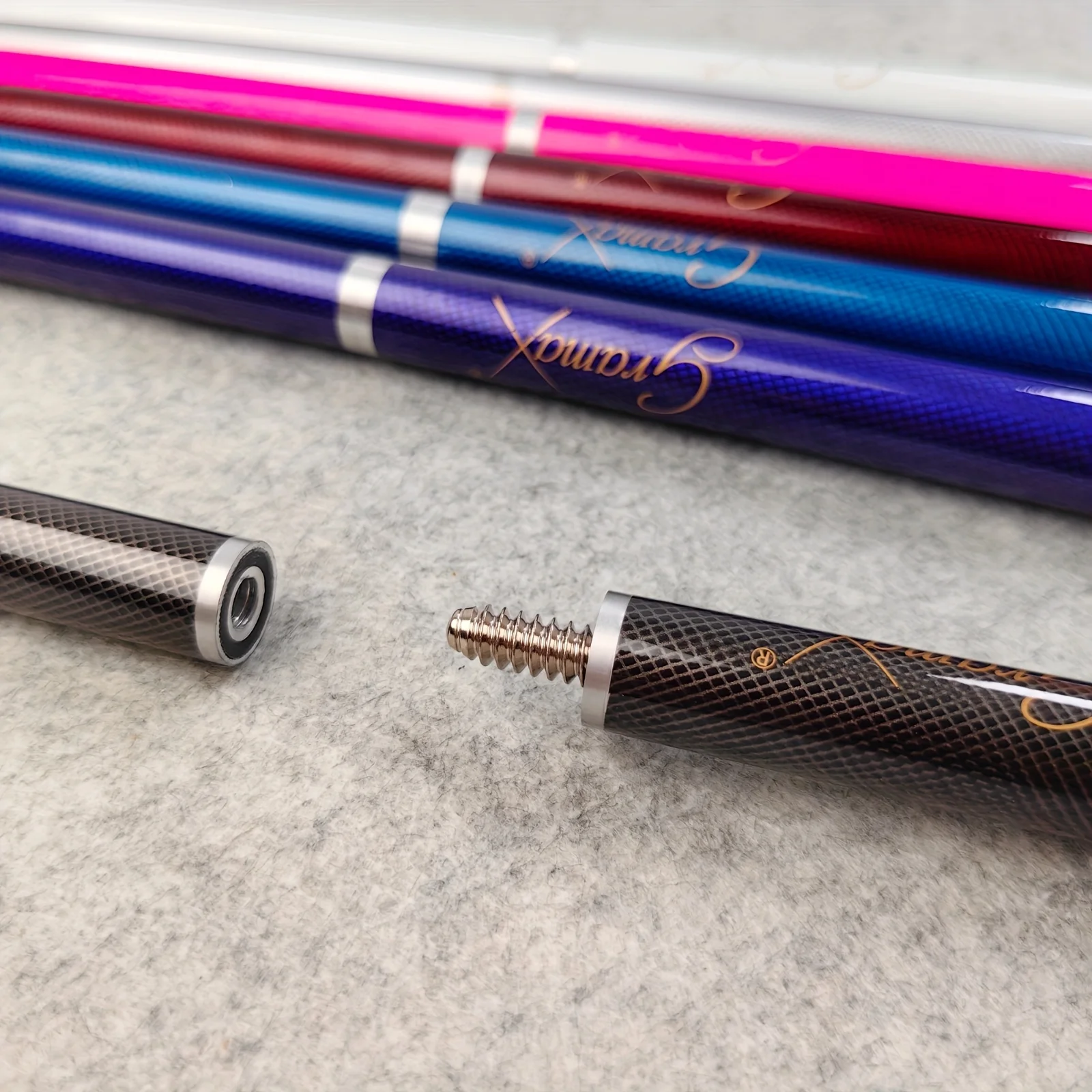 Carbon Fiber Two-in-One English Cue with Small Tip, Snooker Billiard Cue, Available in Multiple Colors