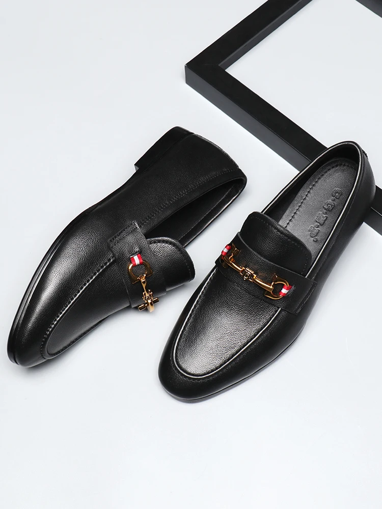 

Casual Summer Leather oes Men's Genuine Leather Loers Breathable Slip-On Soft Bot Faionable Flat Heel round Toe