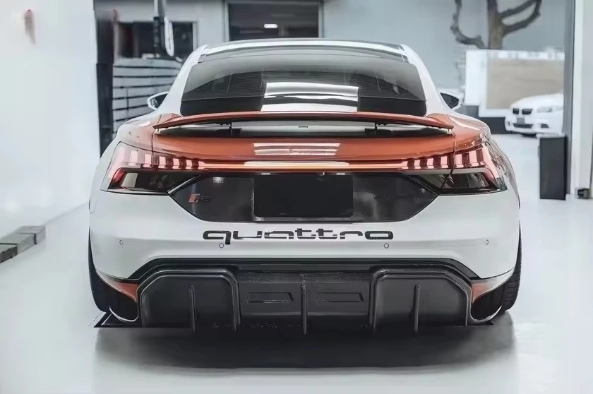 Classic Car Restomod Body KitsHigh Quality Carbon Fiber Rear Diffuser Rear Bumper Body Kits Body Kit For  E-TRON GT