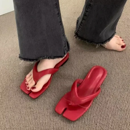 

clogs with split toes Flip Flops Beach Shoes Woman's Slippers Luxury Slides Hawaiian 2025 Designer Shoes Slippers Casual Slipe