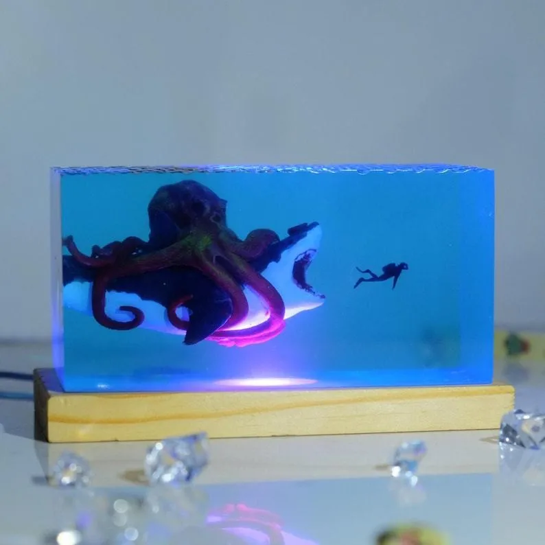 Creative Resin Lamp Sculpture of Ocean Squid Entwining Shark Home Tabletop Decoration Craft Piece Display Item Birthday Gift