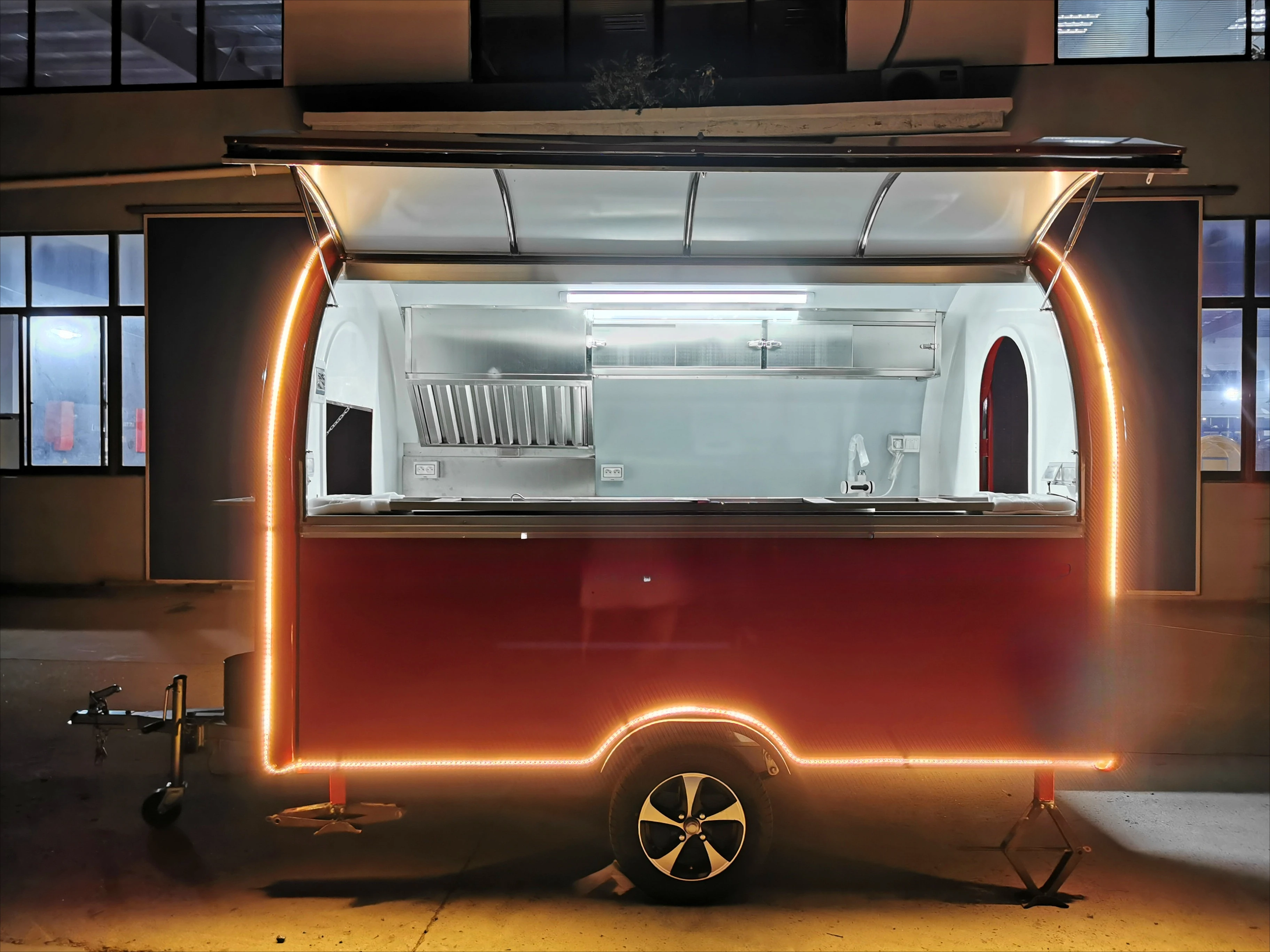 Versatile Food Trailer Lunch Truck Food Truck and Food Trailer Coffee Kiosk with Big Wheels and Spacious Interior