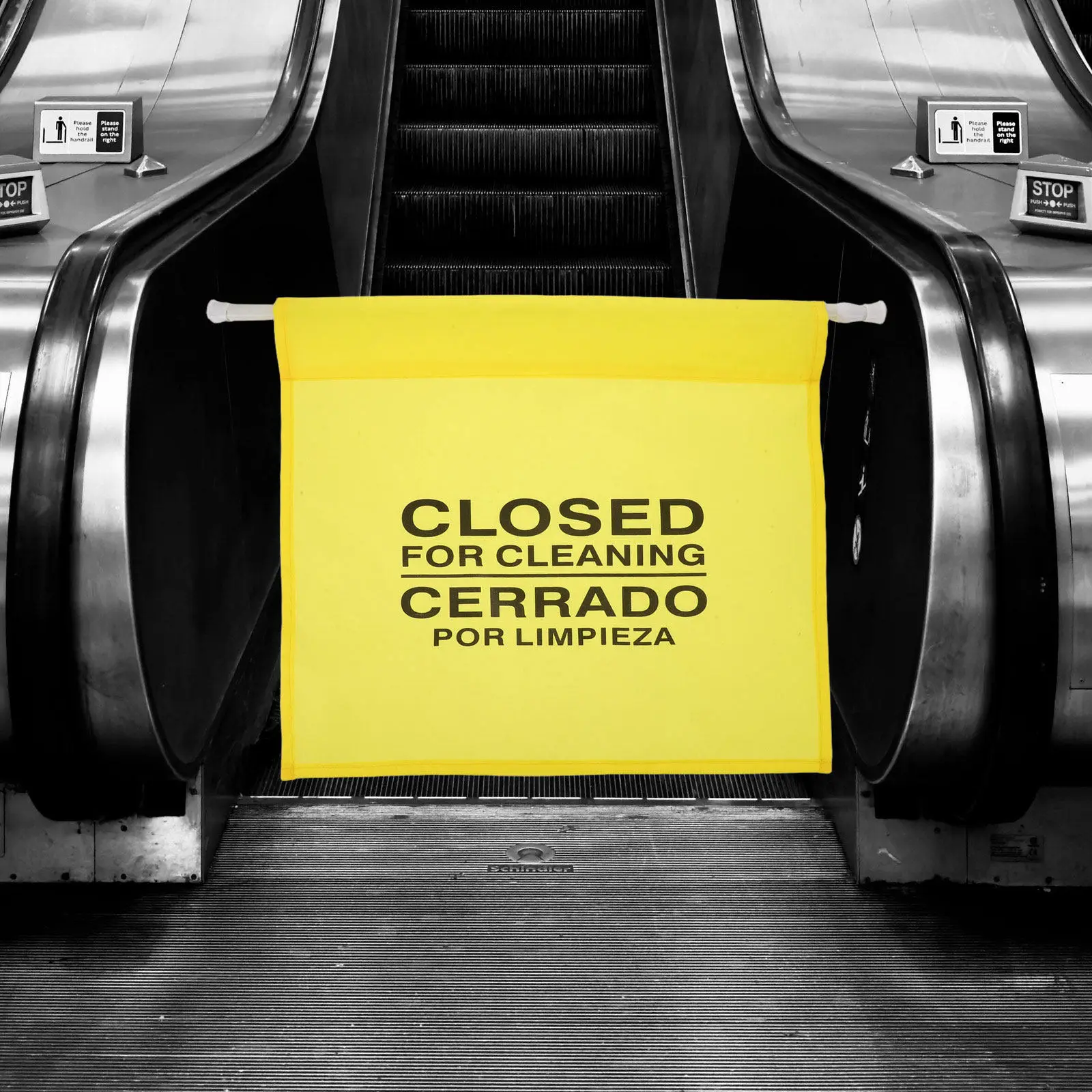 

Выдвижной баннер-указатель для ванной комнаты: «Зона закрыта для уборки» / «Ведутся ремонтные работы». Ярко-желтая табличка для двери, для коридора.