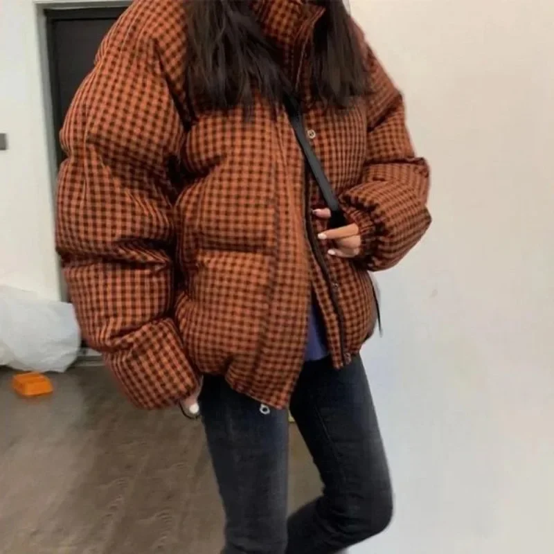 

2025 Winter New Style Loose Thick Popular Parkas Jacket for Women Fashion Checkered Short Casual Warm Jacket for Women