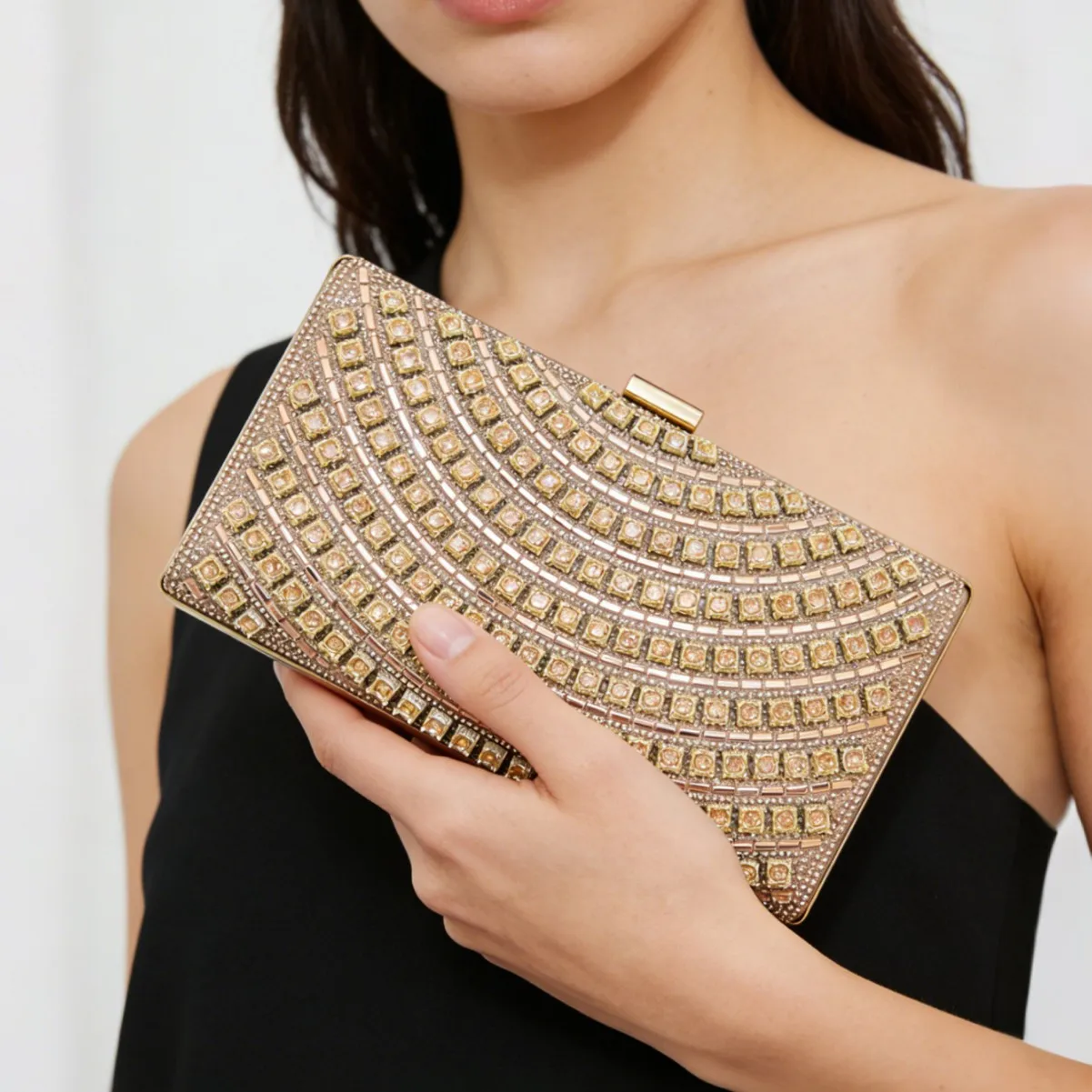 

Новая сумочка-клатч, вечерняя сумочка цвета шампань, инкрустированная стразами, сумочка-клатч для торжественных мероприятий, сумка через плечо для вечернего платья.