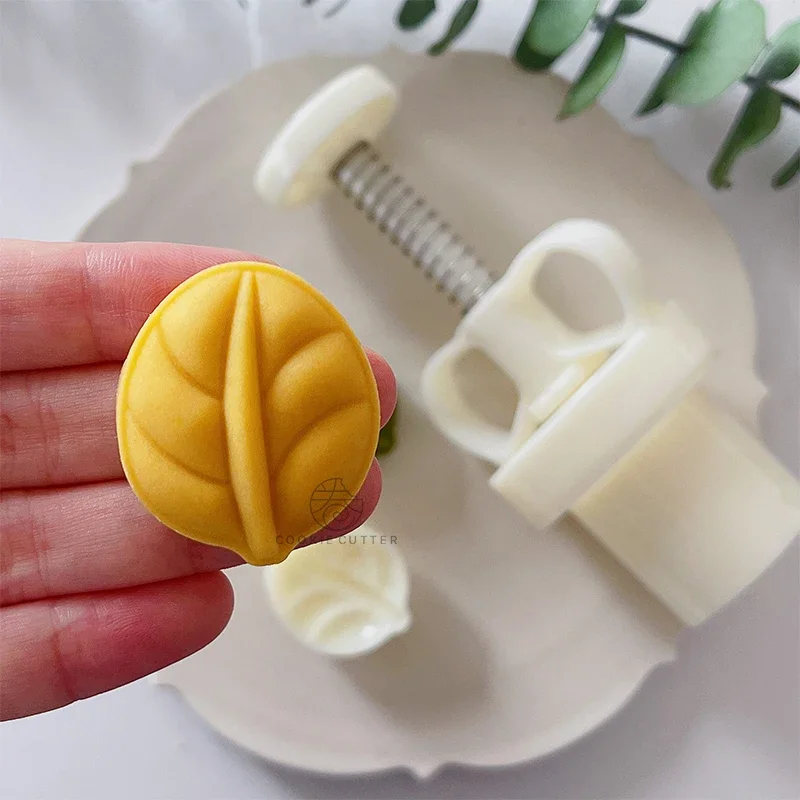 20g/50g Moon Cake Pastry Leaf Shaped Mold 3D Mooncake Mold Hand Pressure Fondant Pastry DIY Baking Tool Decorating Tools