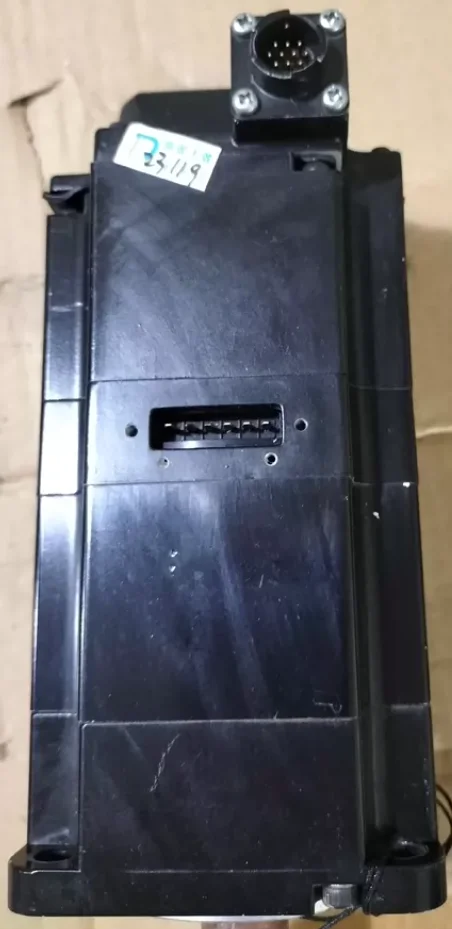 SGMMS-08A3L6E Б/у серводвигатель SGMMS 08A3L6E, быстрая доставка