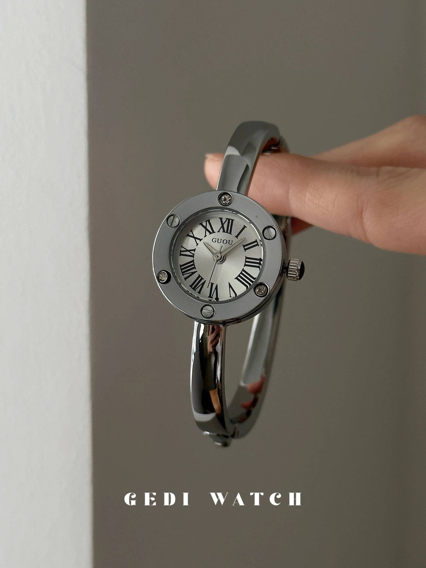 

Elegant Women'S Watch, Round Dial, Women'S Watch, Light Luxury, Fashionable And Versatile Bracelet Watch, Watch Accessory.