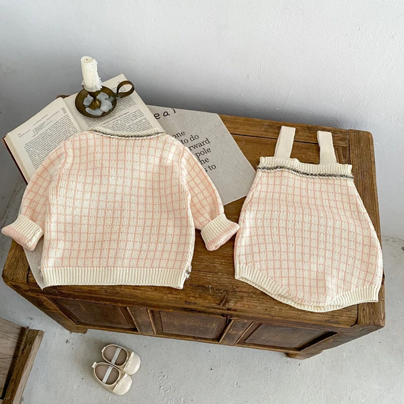 New autumn clothing for babies aged 0-3, featuring a plaid small fragrant style long sleeved sweater and jumpsuit